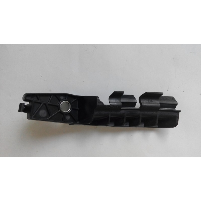 Agrafe gauche pour enjoliveur de pare-brise - Peugeot 508 Agrafe gauche pour enjoliveur de pare-brise - Peugeot 508