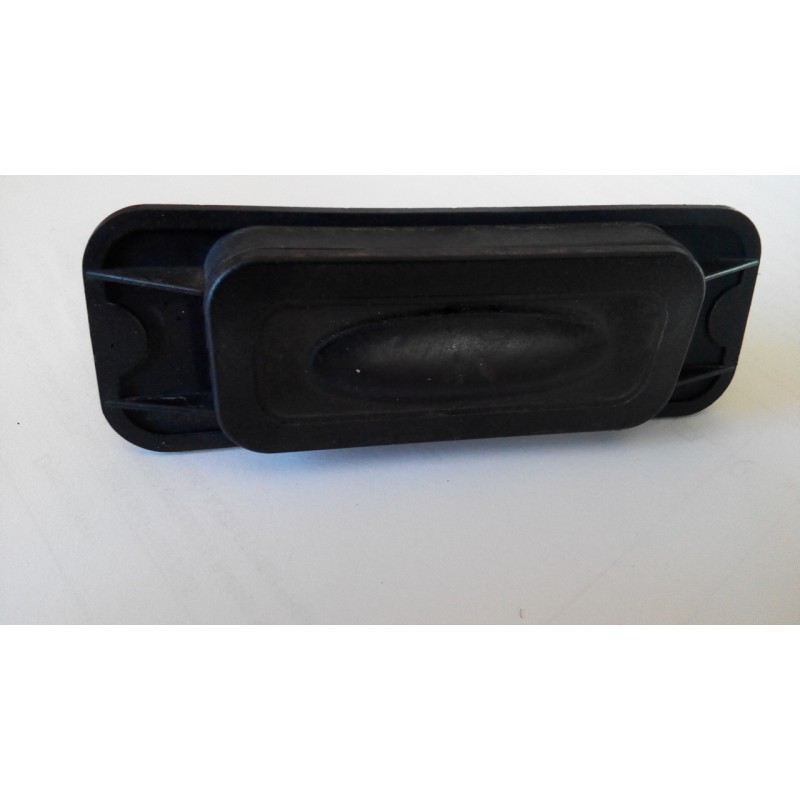 Commande ouverture coffre - Twingo 3 - 82 00 076 256 Commande ouverture coffre - Twingo 3 - 82 00 076 256