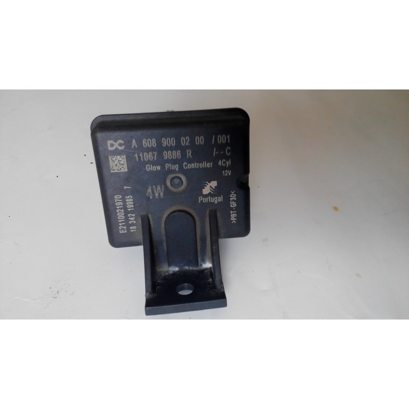 Boitier de commande pré post-chauffage DACIA - 110679886R Boitier de commande pré post-chauffage DACIA - 110679886R