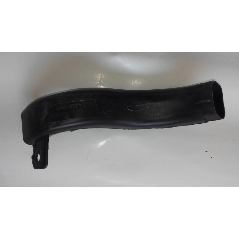 Tuyau d'aération tableau de bord Clio 2 - Renault 7700849798 Tuyau d'aération tableau de bord Clio 2 - Renault 7700849798