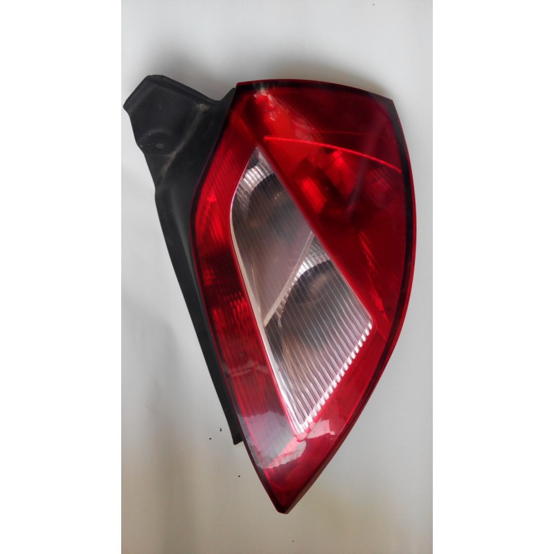 Feu arrière droit pour Renault Megane 2 - 8200073237